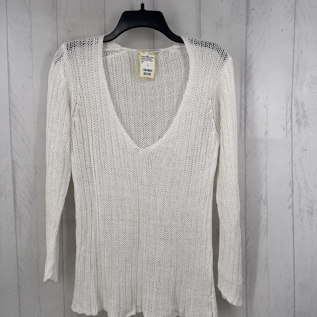 M crochet v-neck sweater