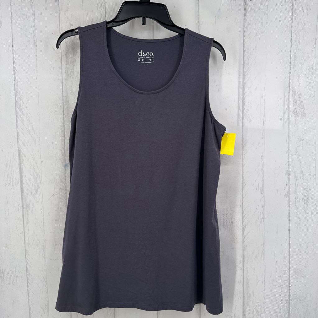 M scoop neck tank