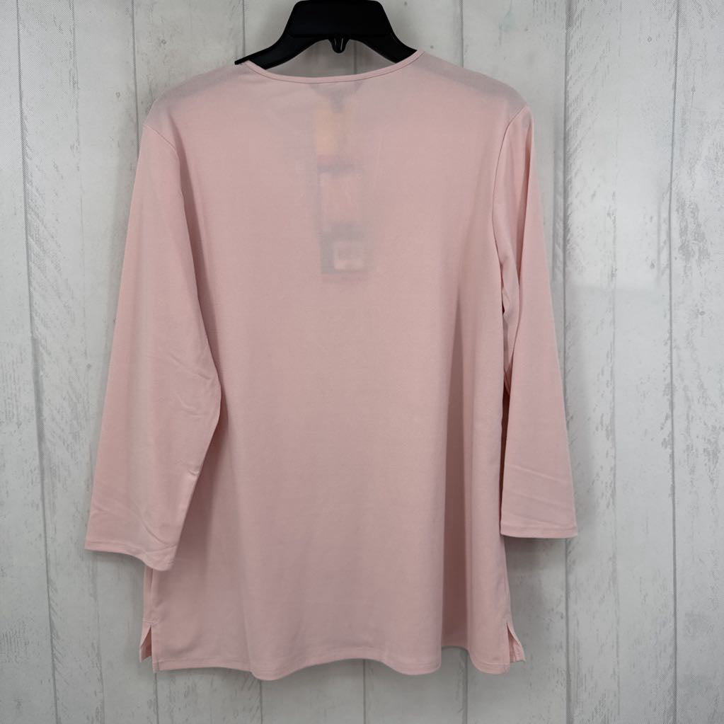 M split neck 3/4 slv top