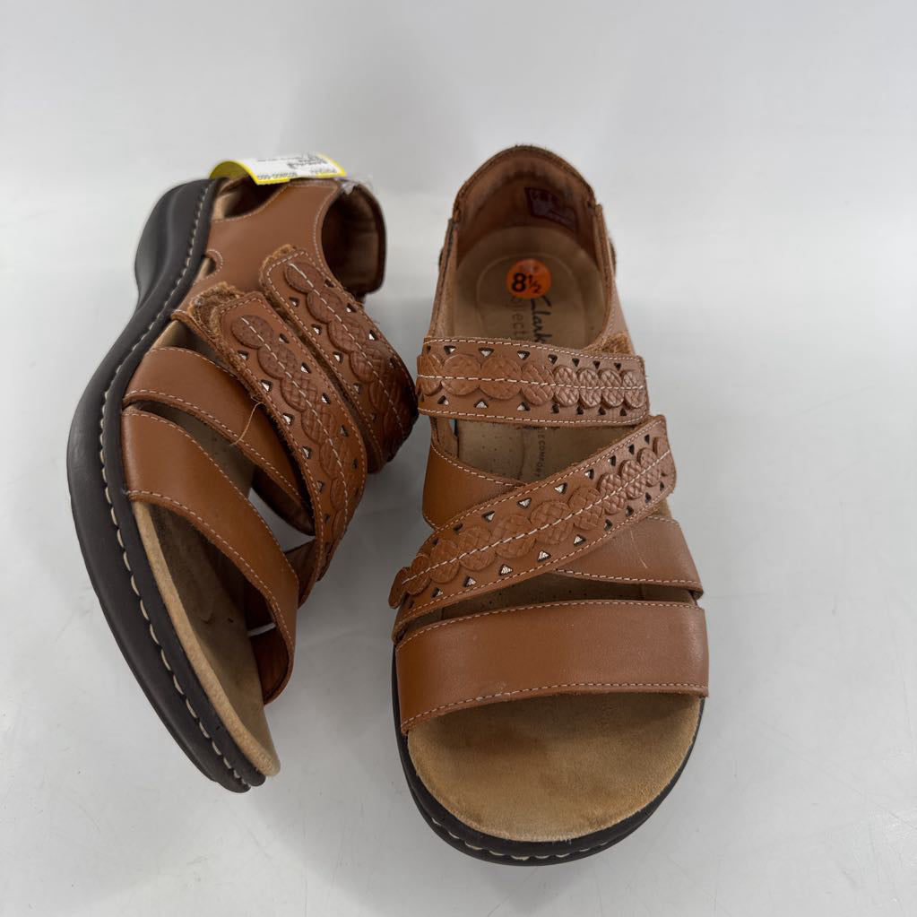 8.5 velcro strap sandal