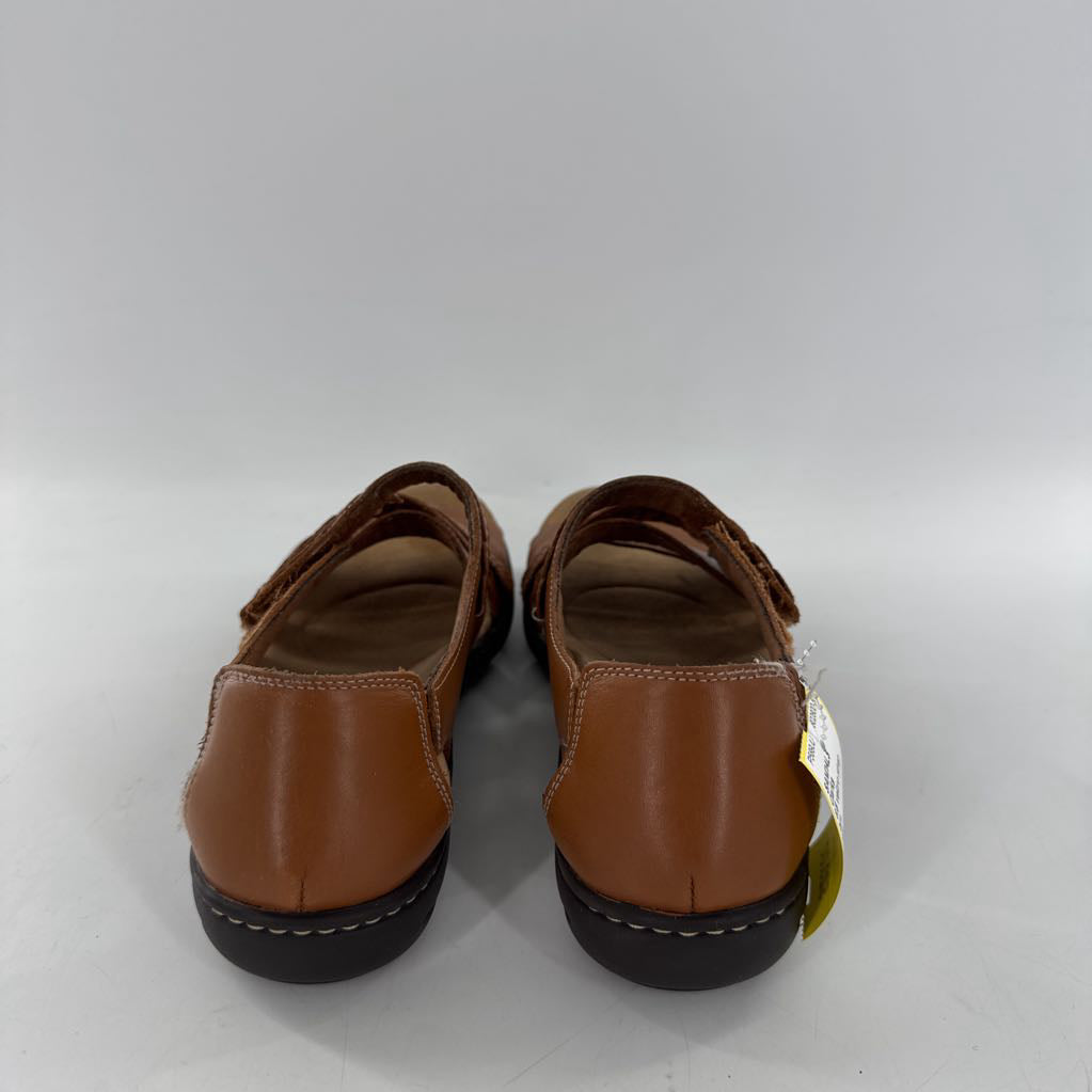 8.5 velcro strap sandal