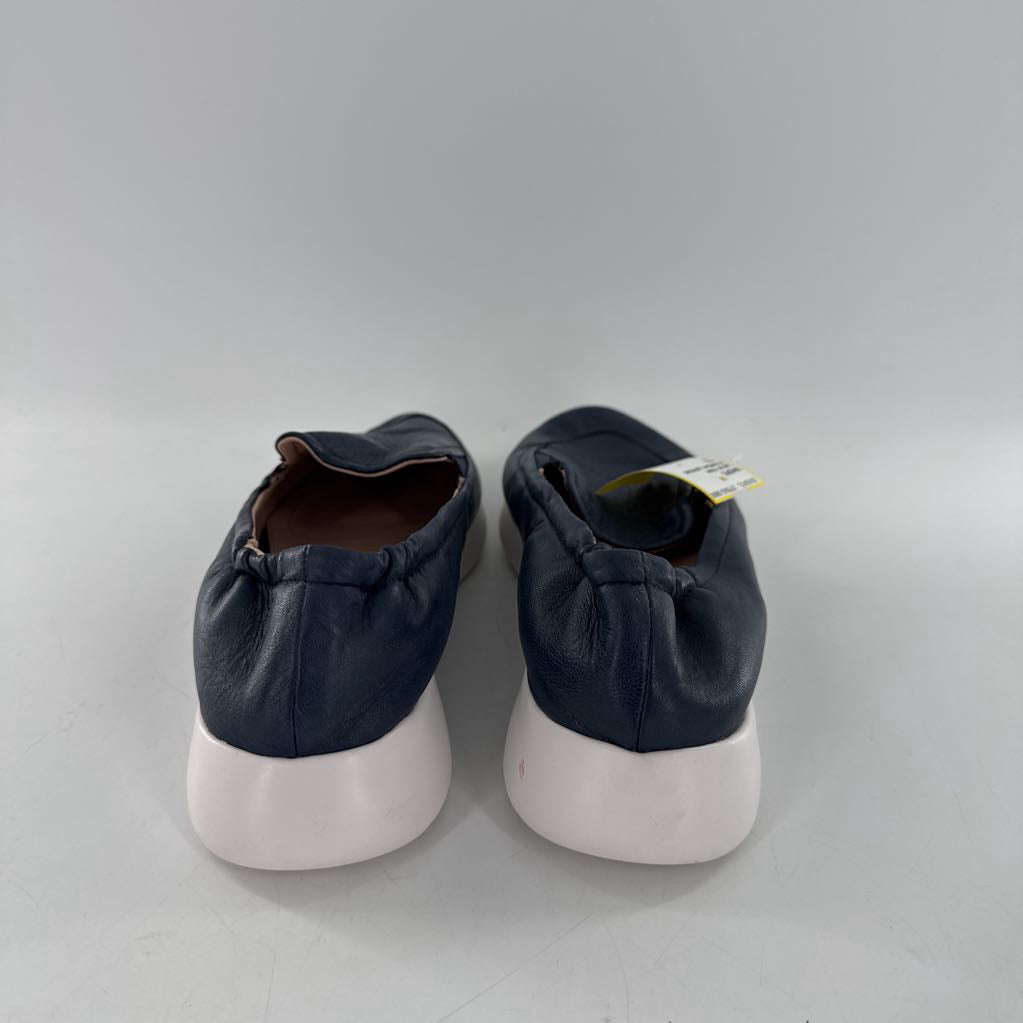 8 leather pointed toe loafer