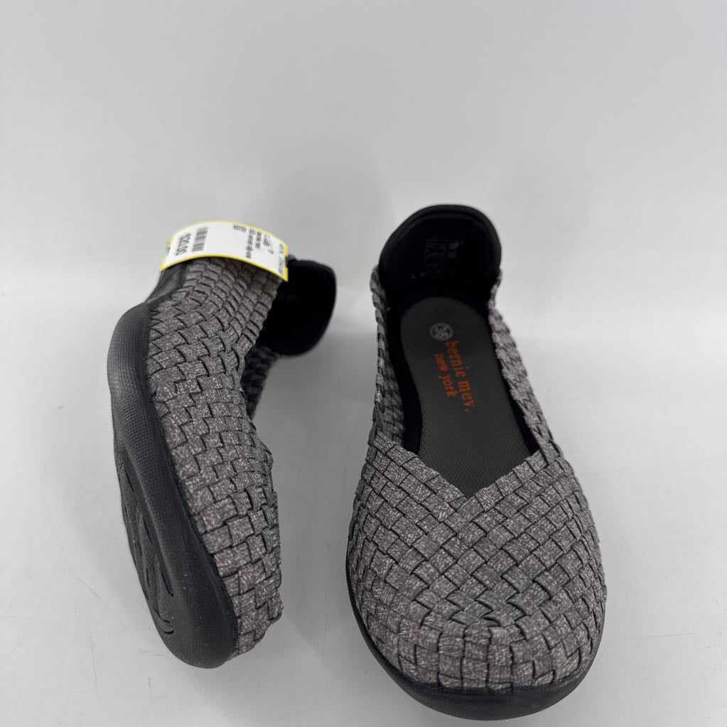 5.5 woven slip-ons