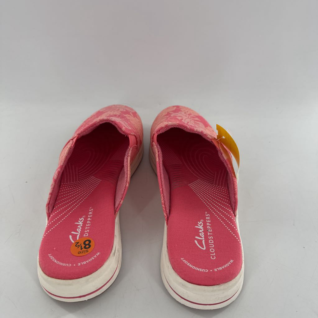 8.5 leaf print slip-on mules