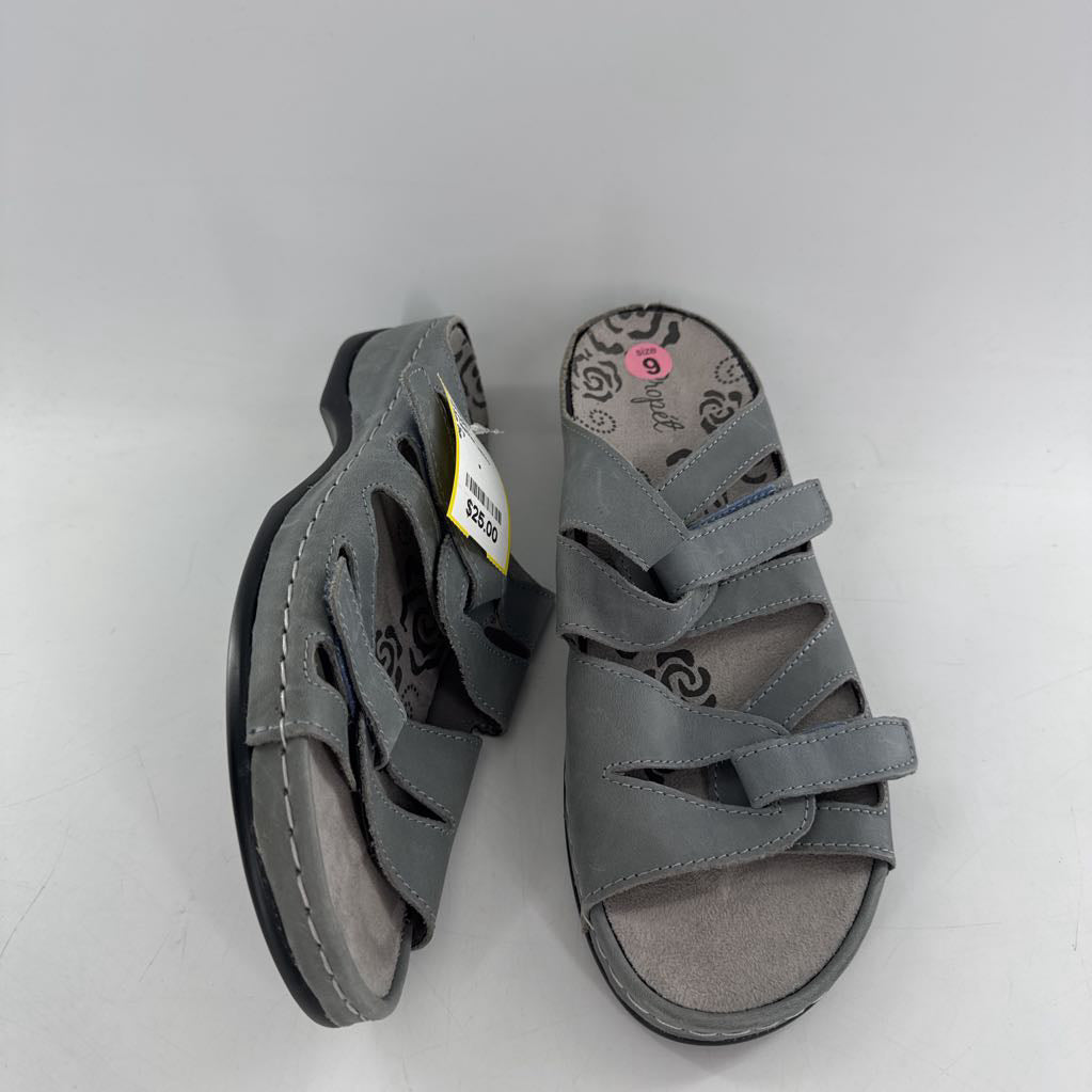 9 leather velcro strap sandal