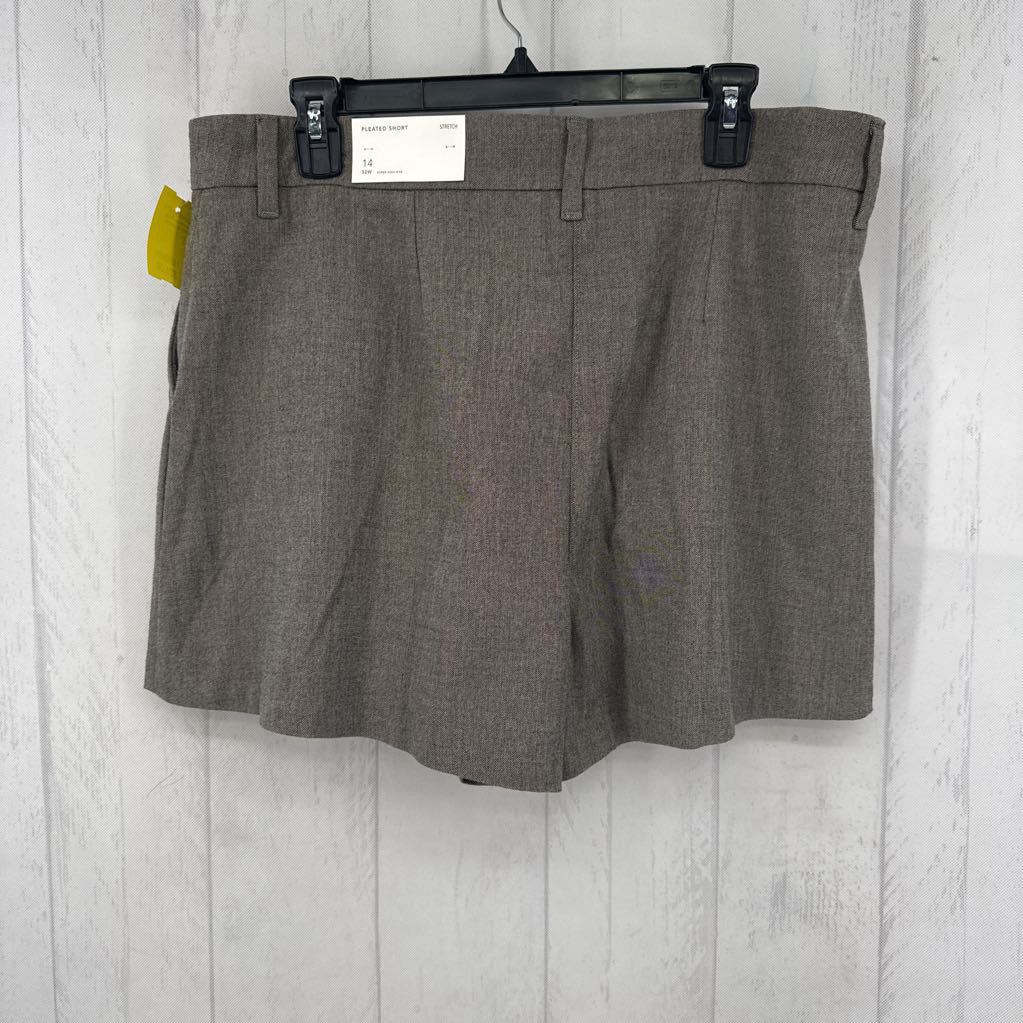 R60 14 pleated shorts