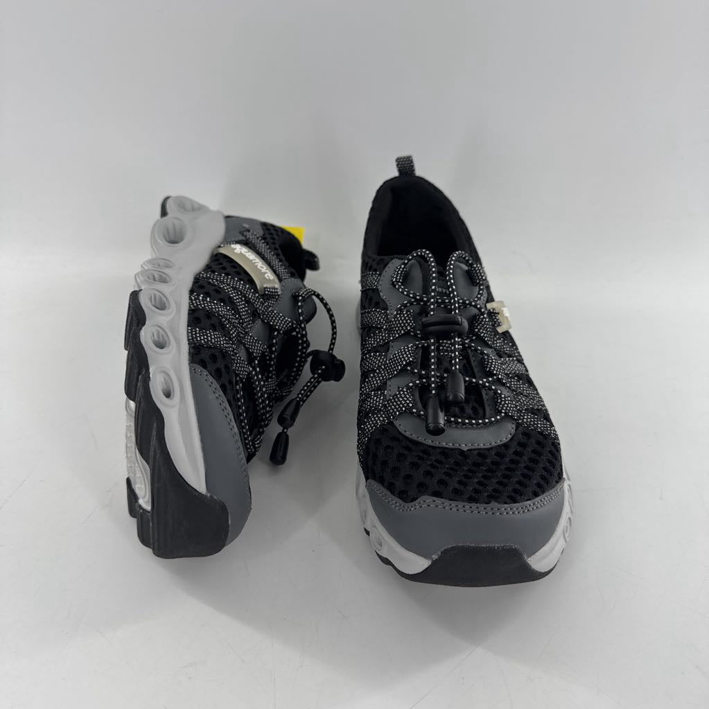8 slip-on sneaker