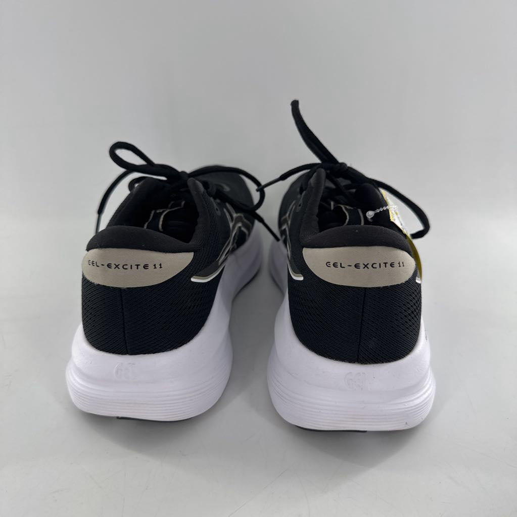 8.5 lace-up sneaker