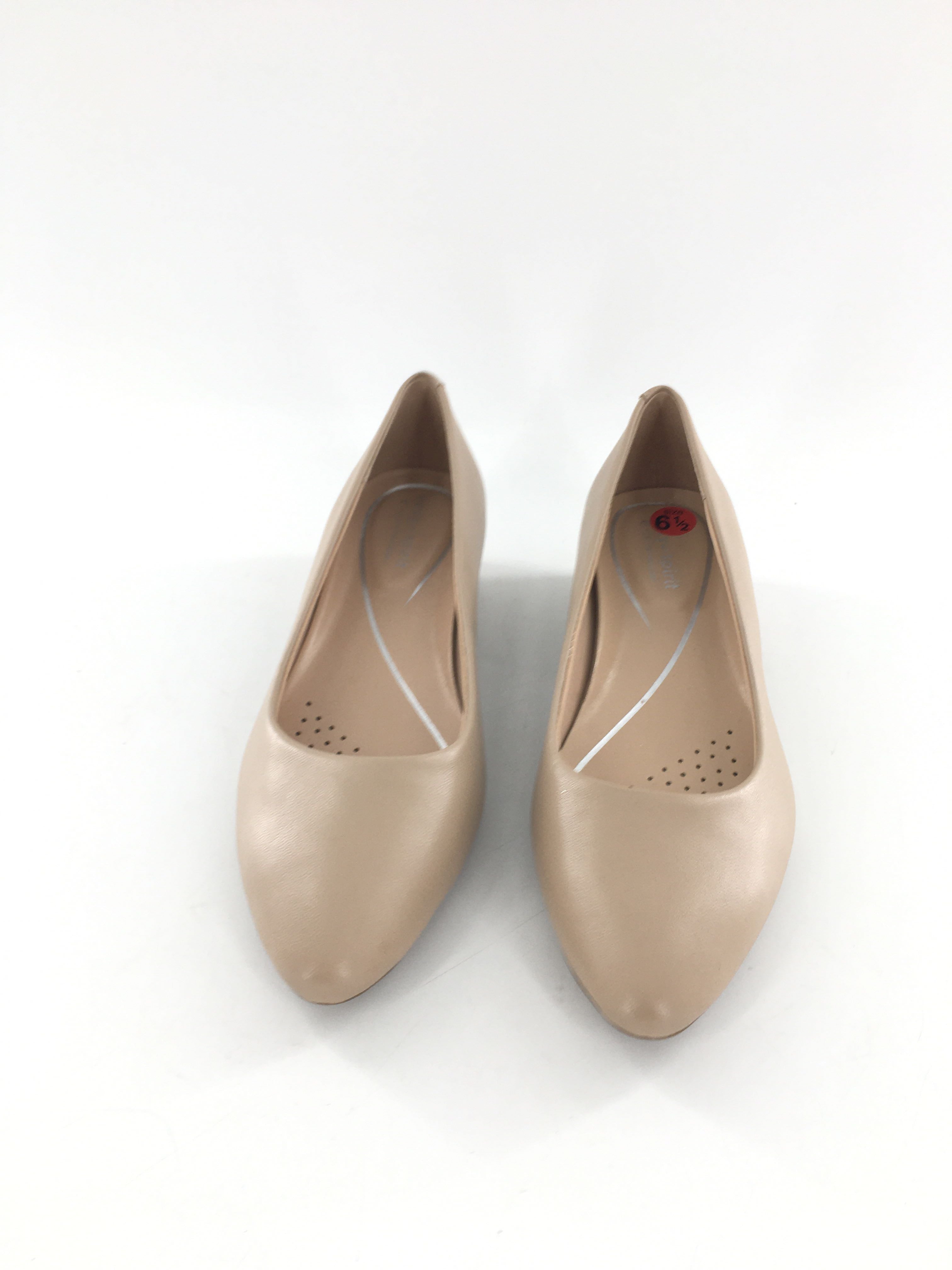 6.5 pointy toe low heel dress shoe