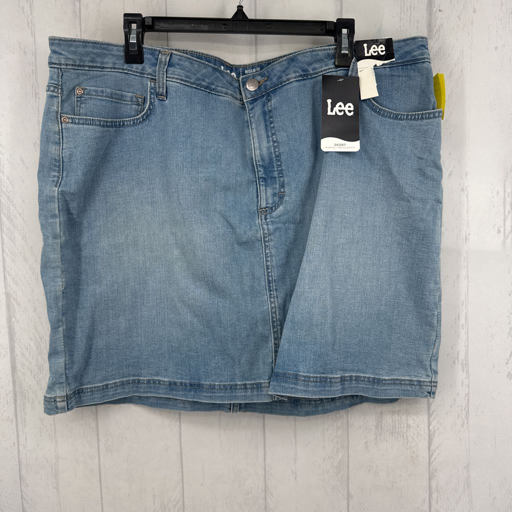 22 mid-rise skort