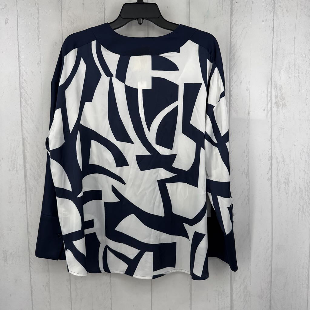 R85 L printed button down l/s top