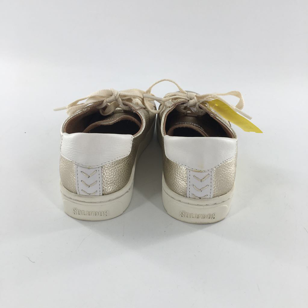 6.5 metallic lace-up sneaker