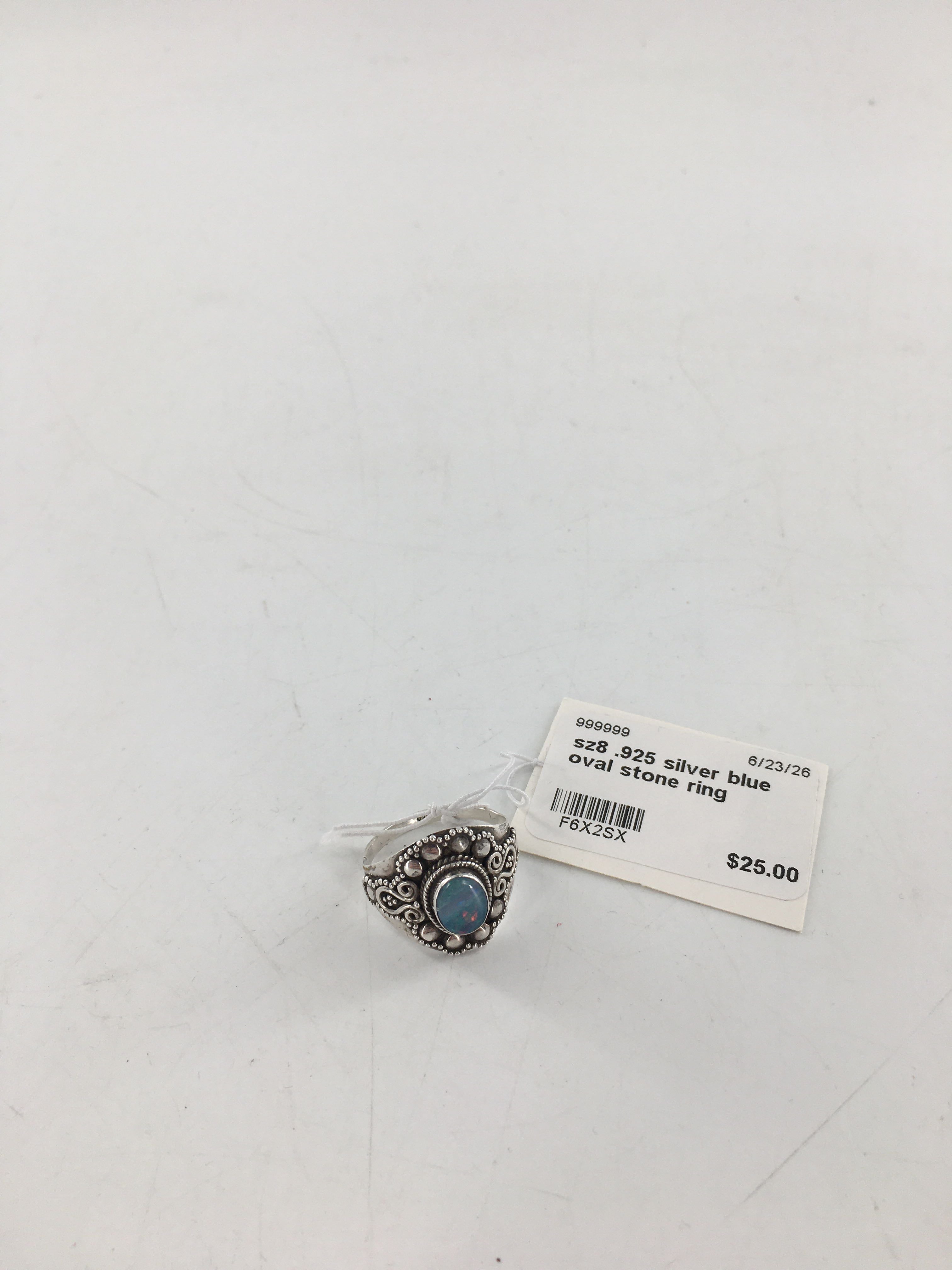 sz8 .925 silver blue oval stone ring