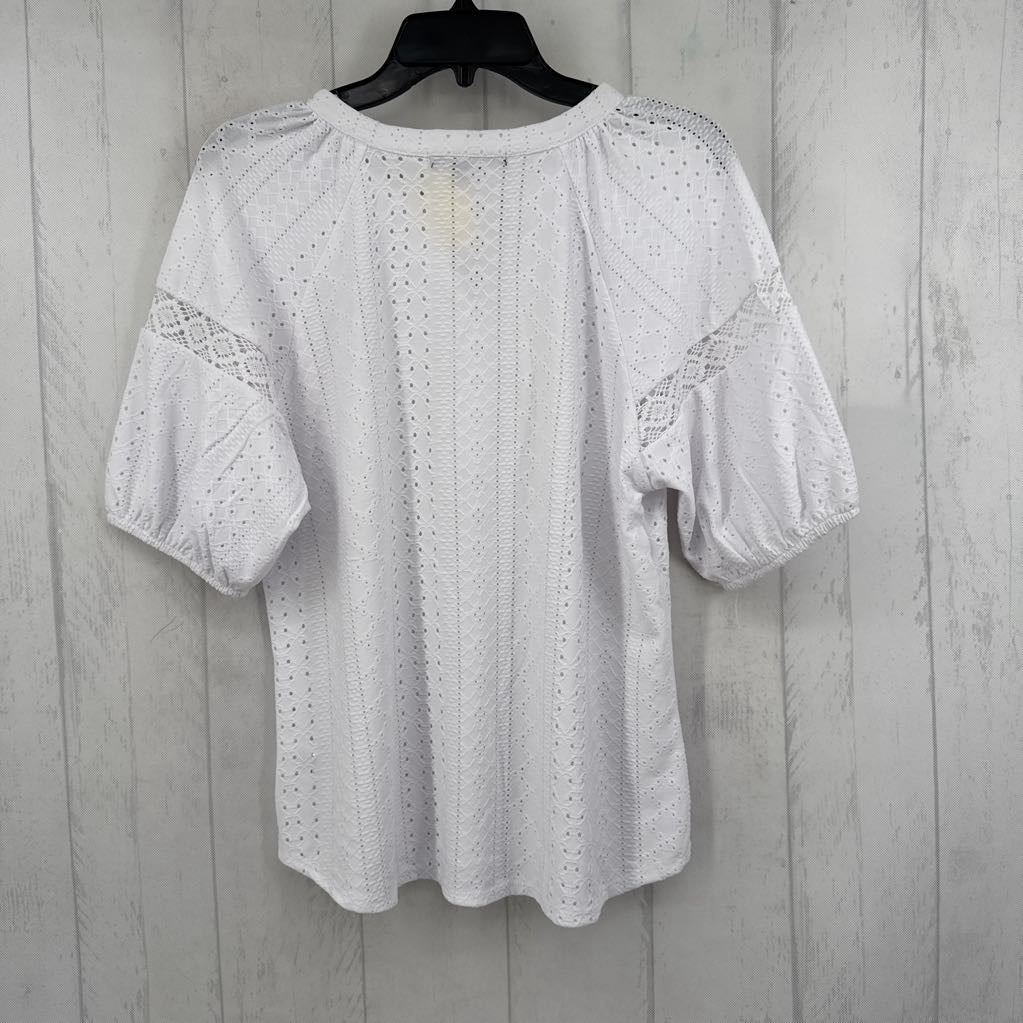 M eyelet quarter button down s/s top