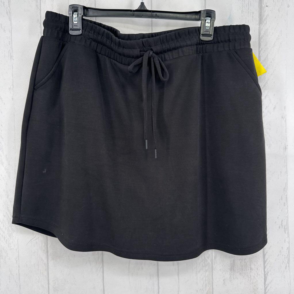 XL pull-on skort
