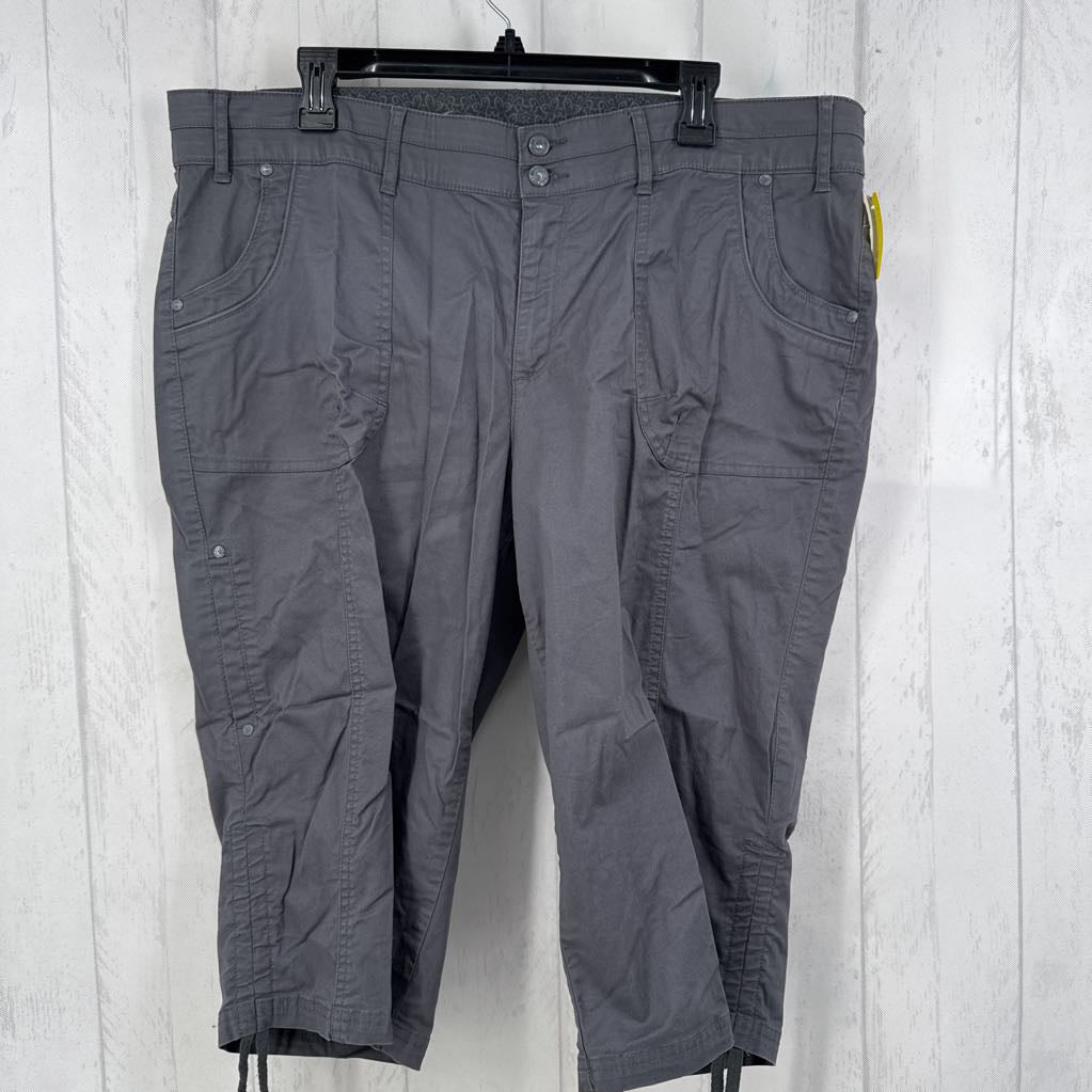 16 utility capris