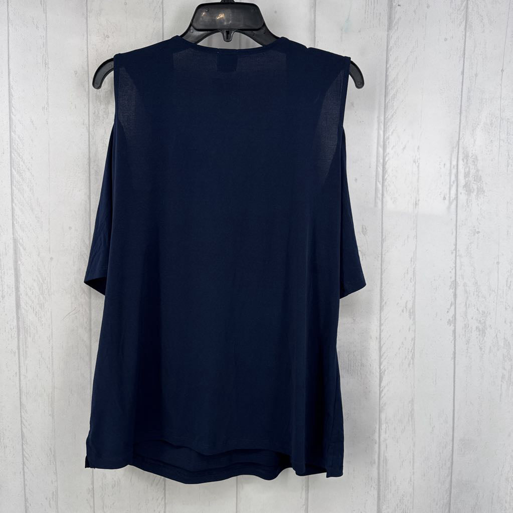 XL v-neck cold shoulder top