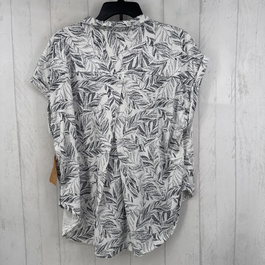 XL leaf print button down s/s top