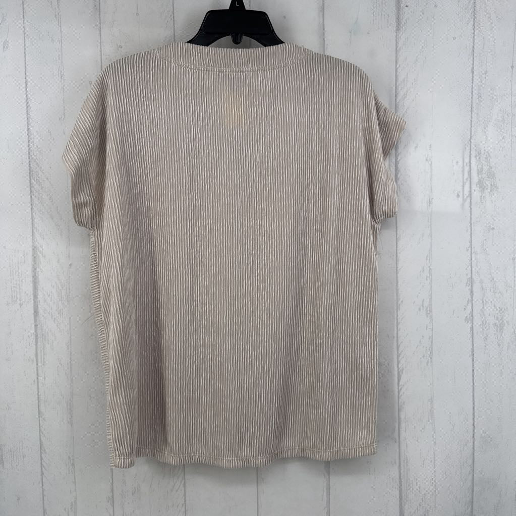 M textured v-neck grommet detail s/s top