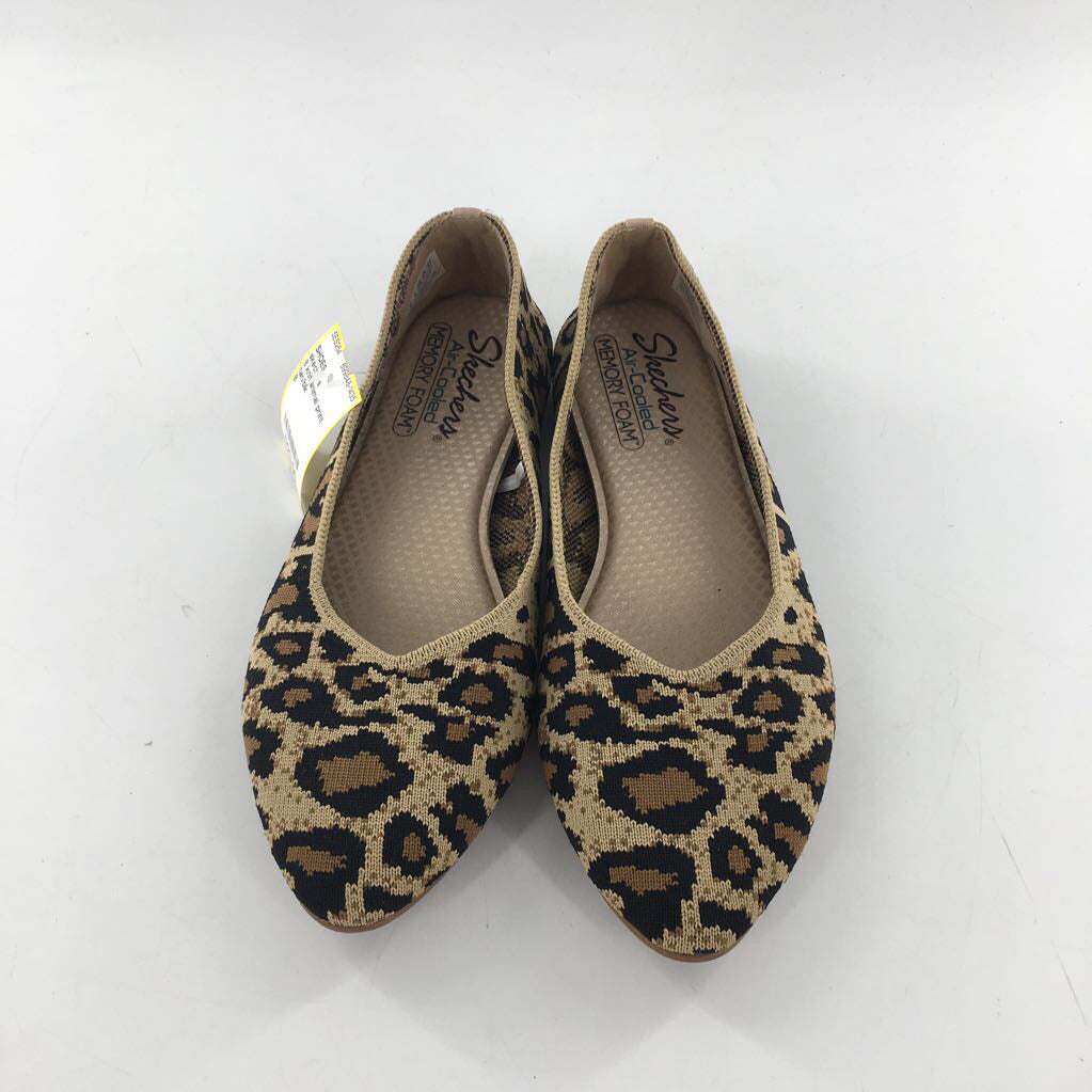 8 knit animal print slip-on flats