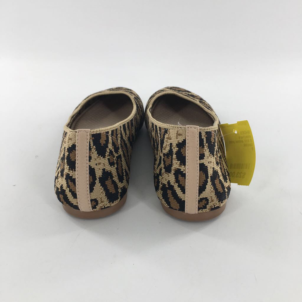 8 knit animal print slip-on flats