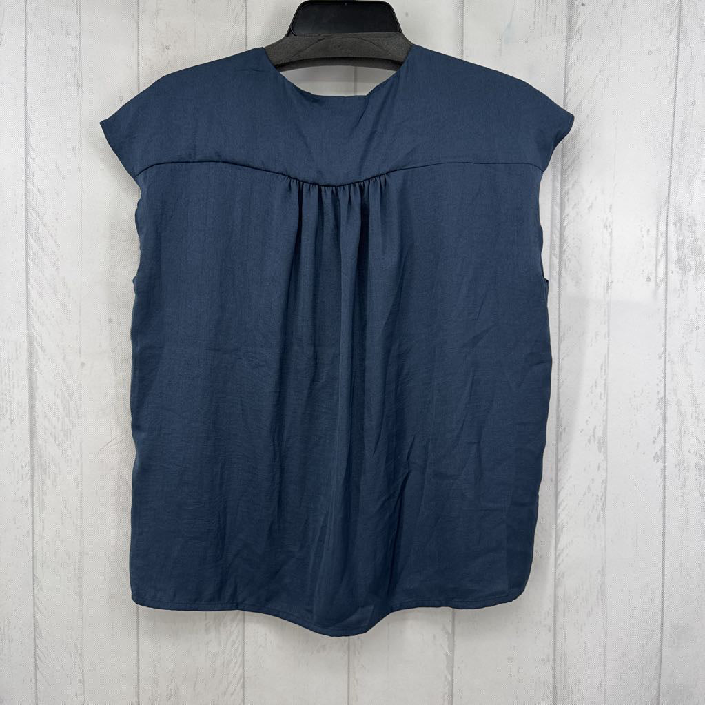 R60 S pleated v-neck slvls top
