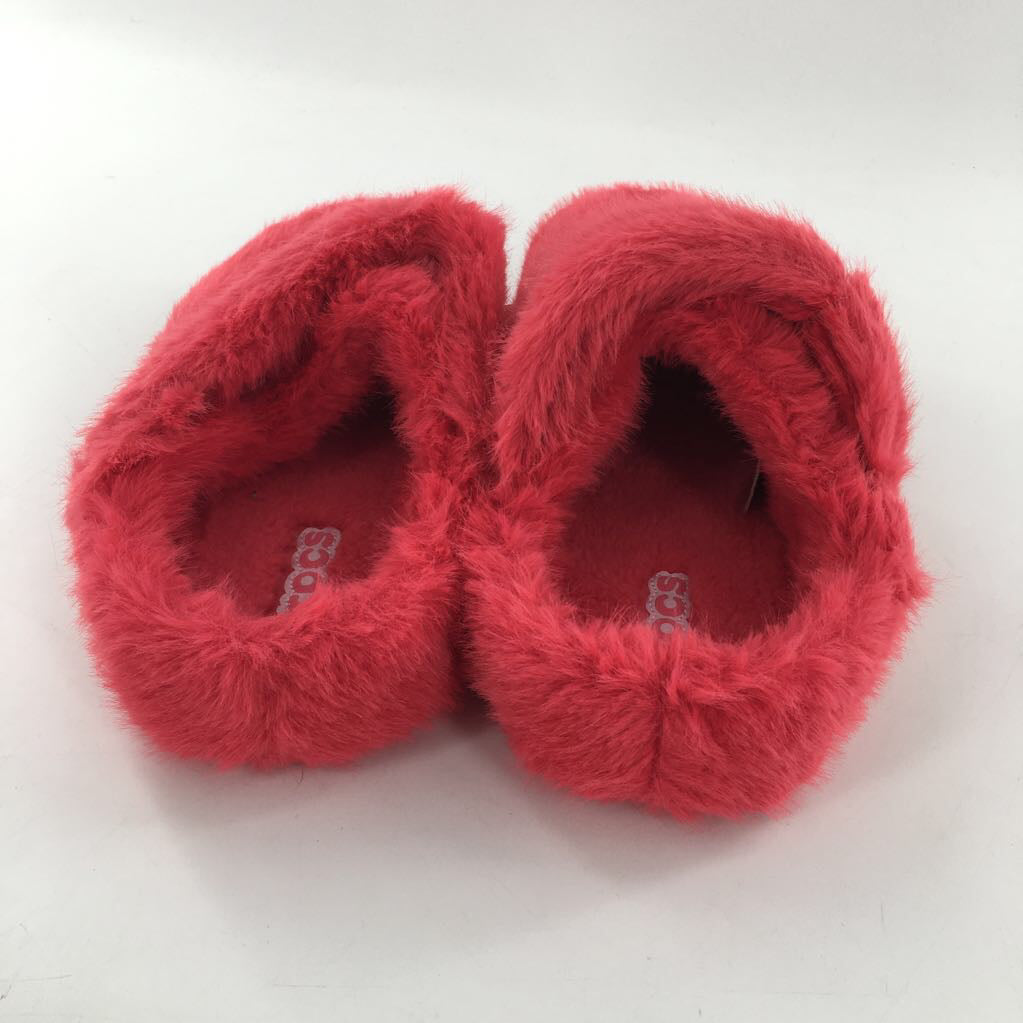 9 furry clogs