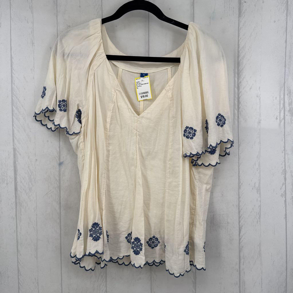 XL flo embroidered v-neck s/s top