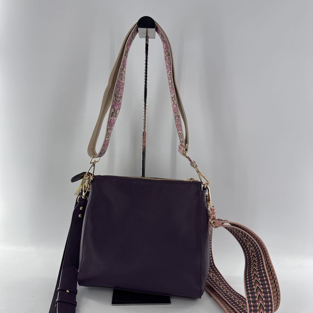 leather shoulder bag w/ 2 extra straps