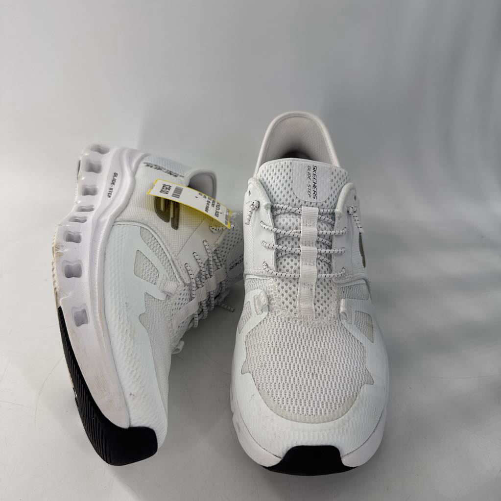 8.5 slip-on sneaker