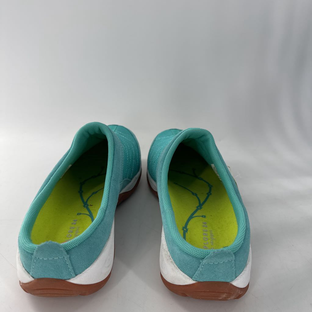 9 slip-on clogs