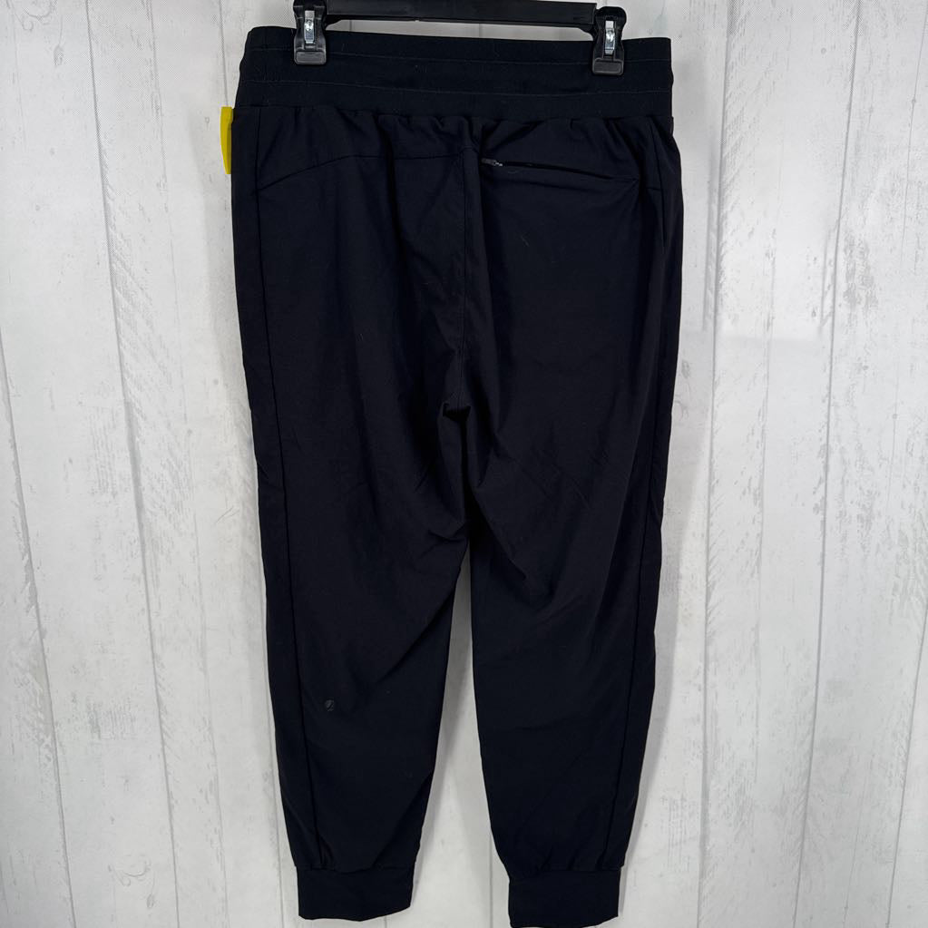 8 pull-on joggers