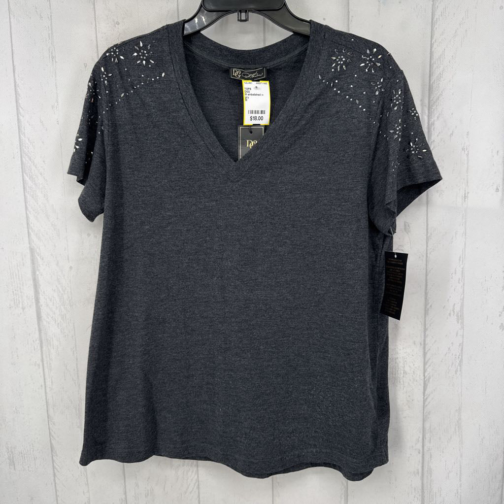 M embelished v-neck s/s tee