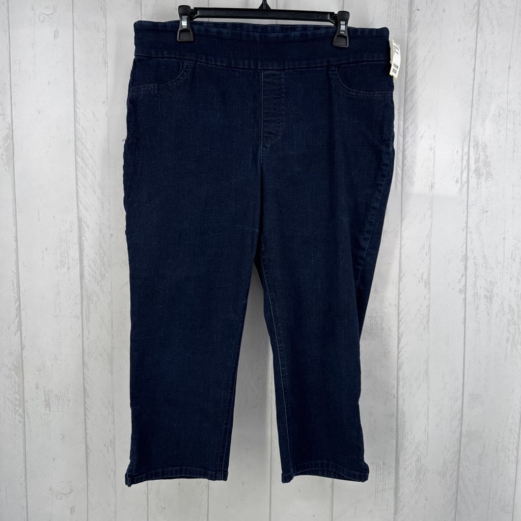 2 pull-on denim capris