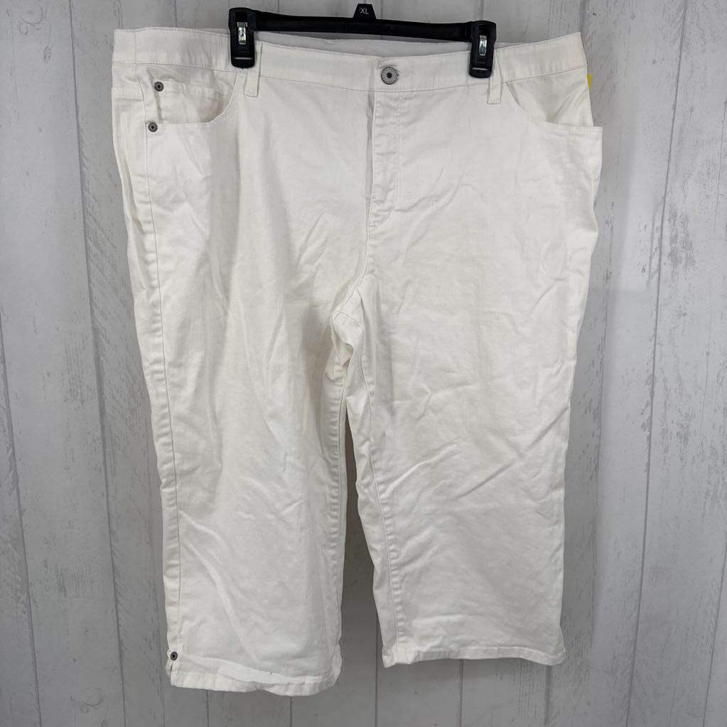 22w denim capris
