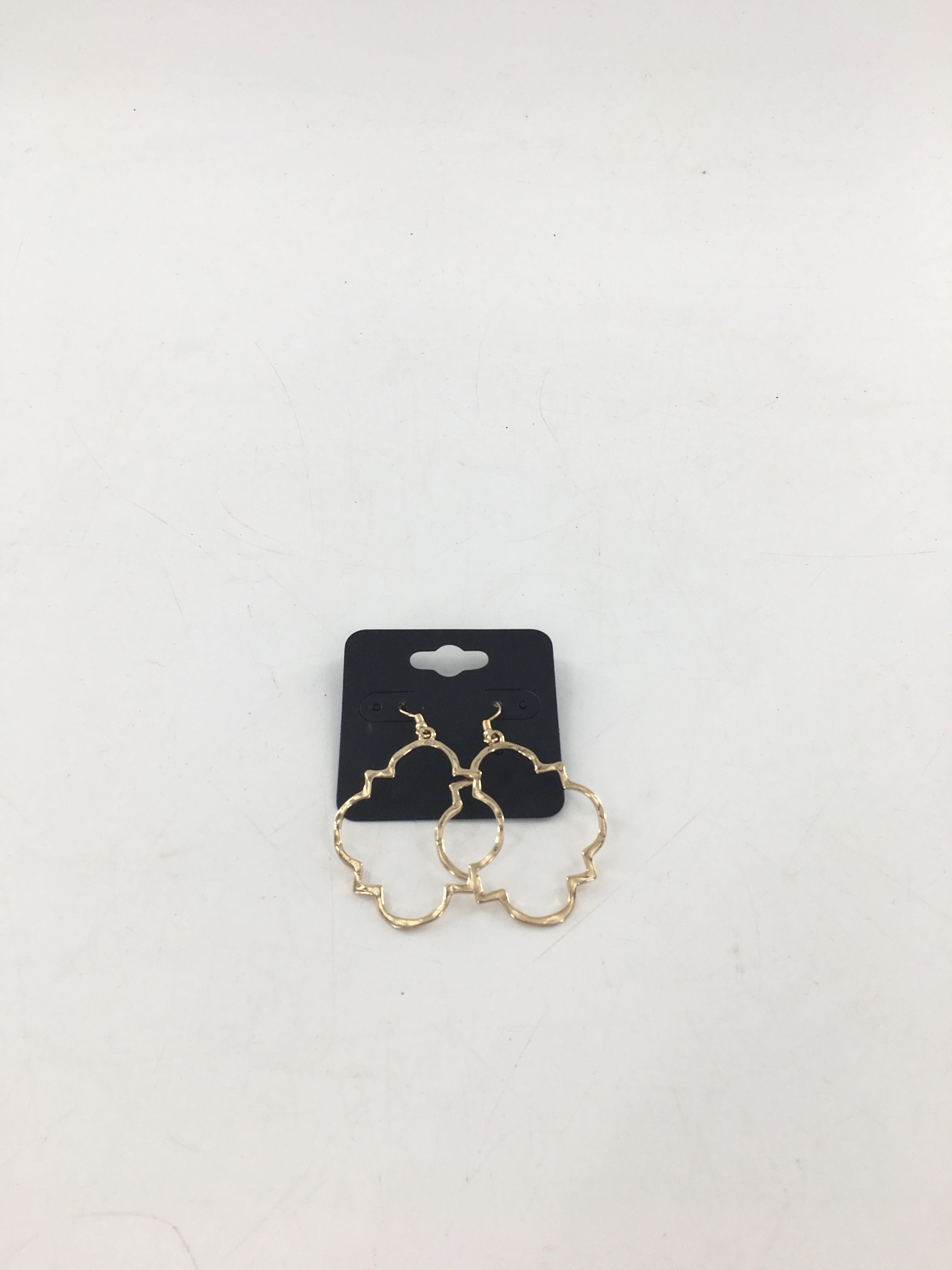 gold trefoil shape dangle earrings
