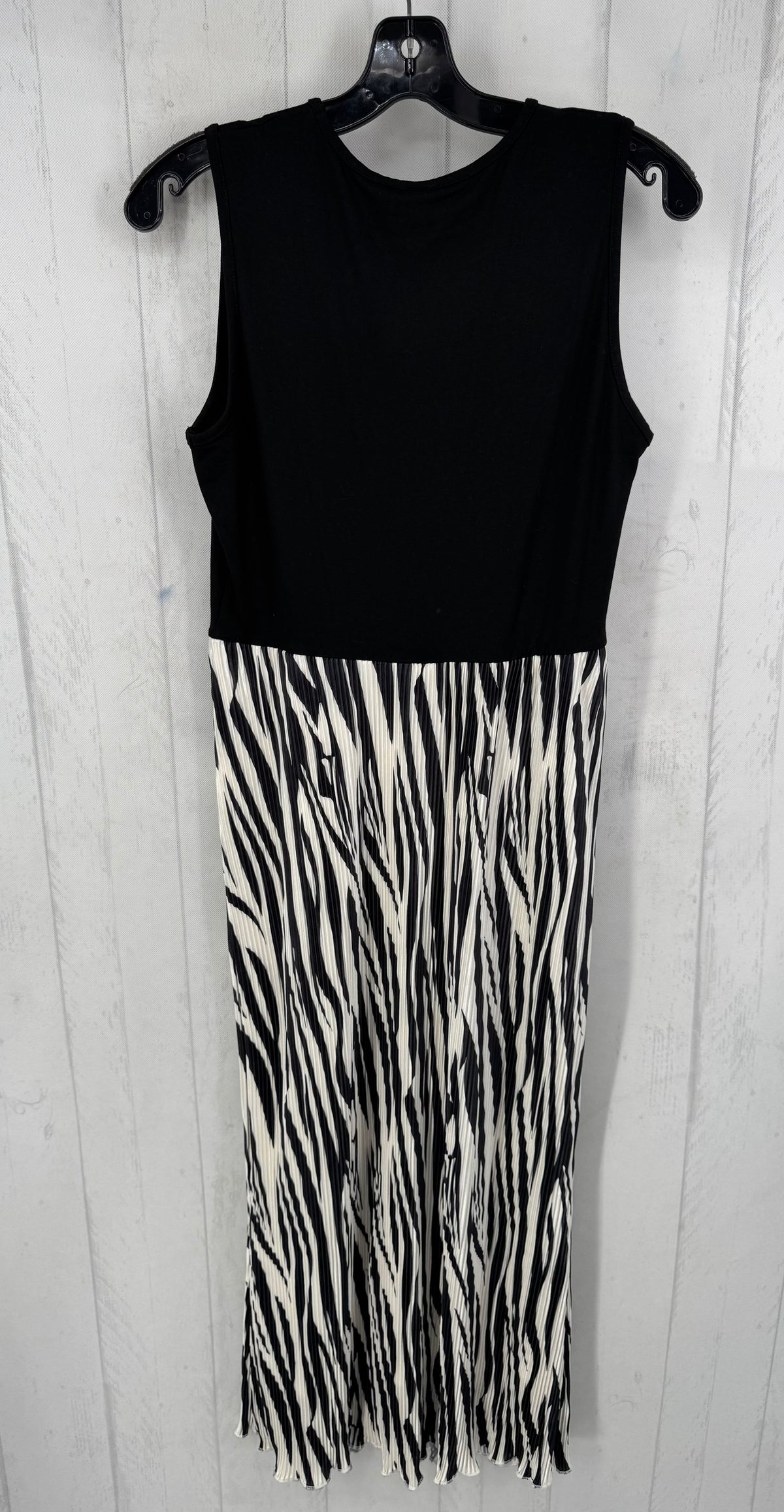 M zebra print pleated bottom slvls dress