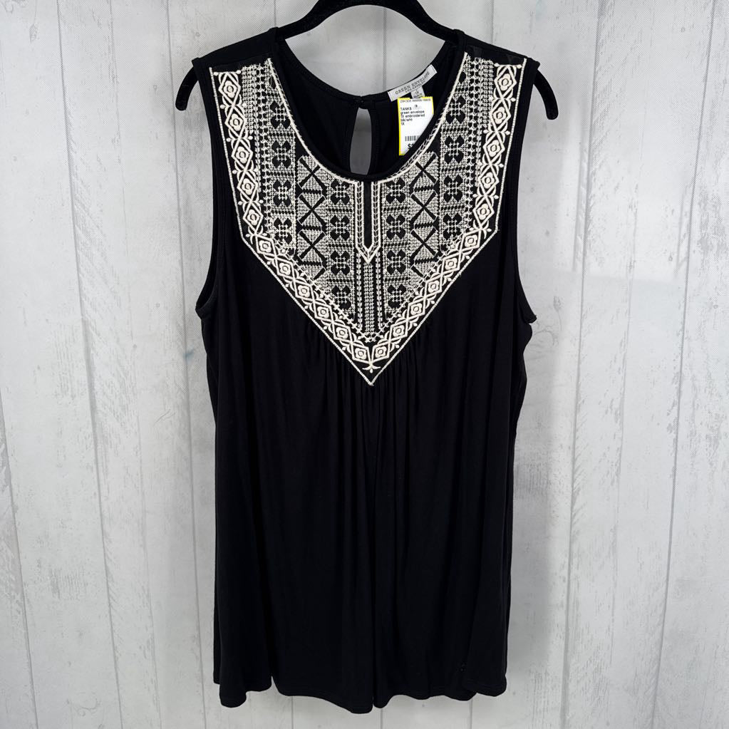 1X embroidered flowy tank