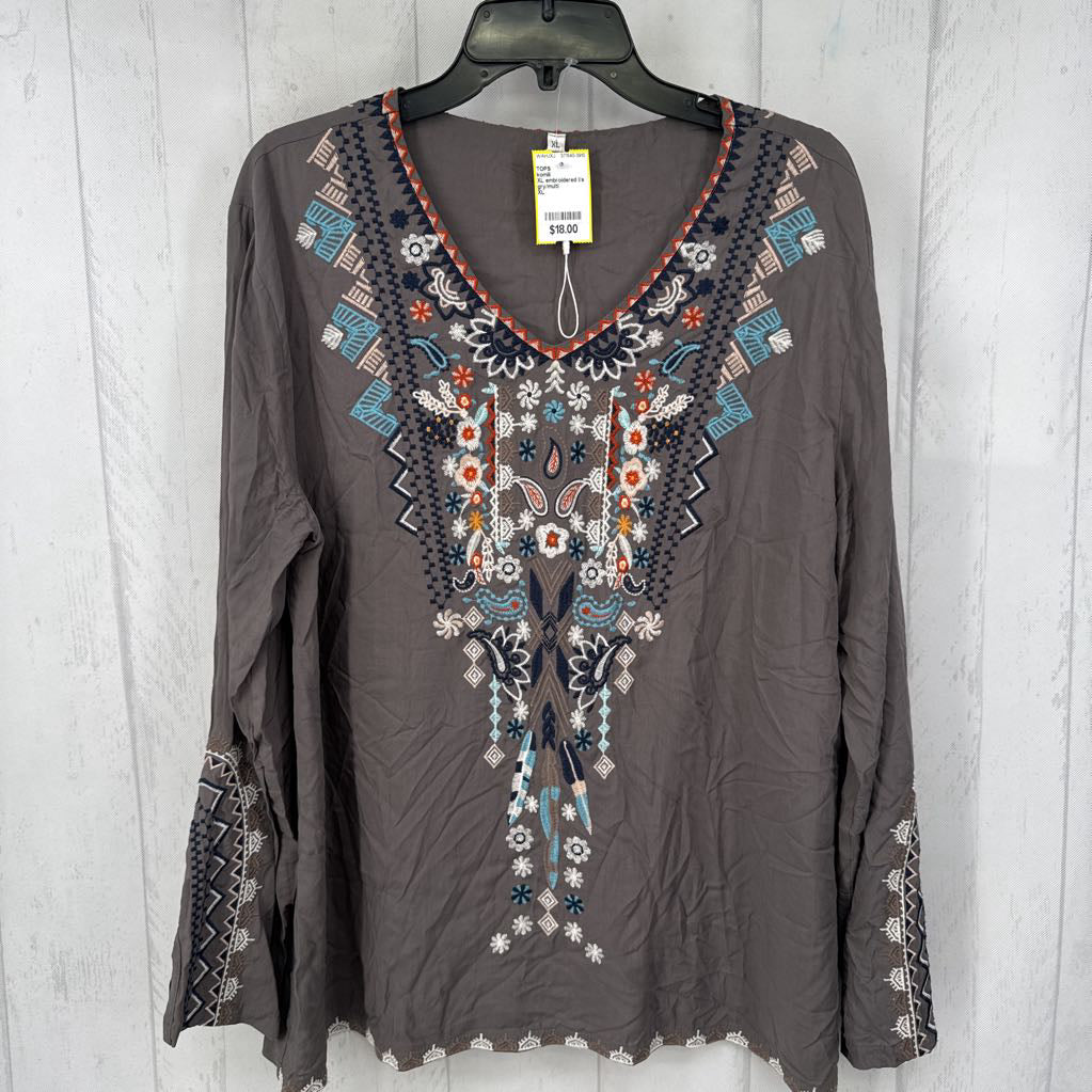 XL embroidered l/s top