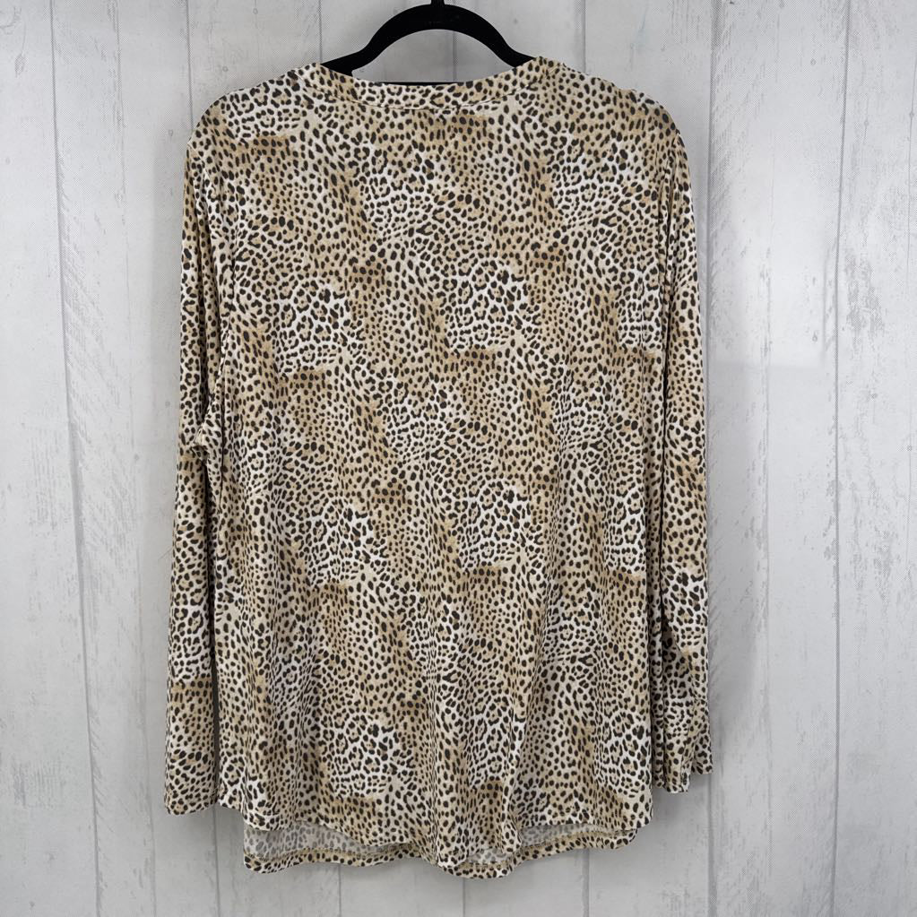 2X animal print split neck l/s top