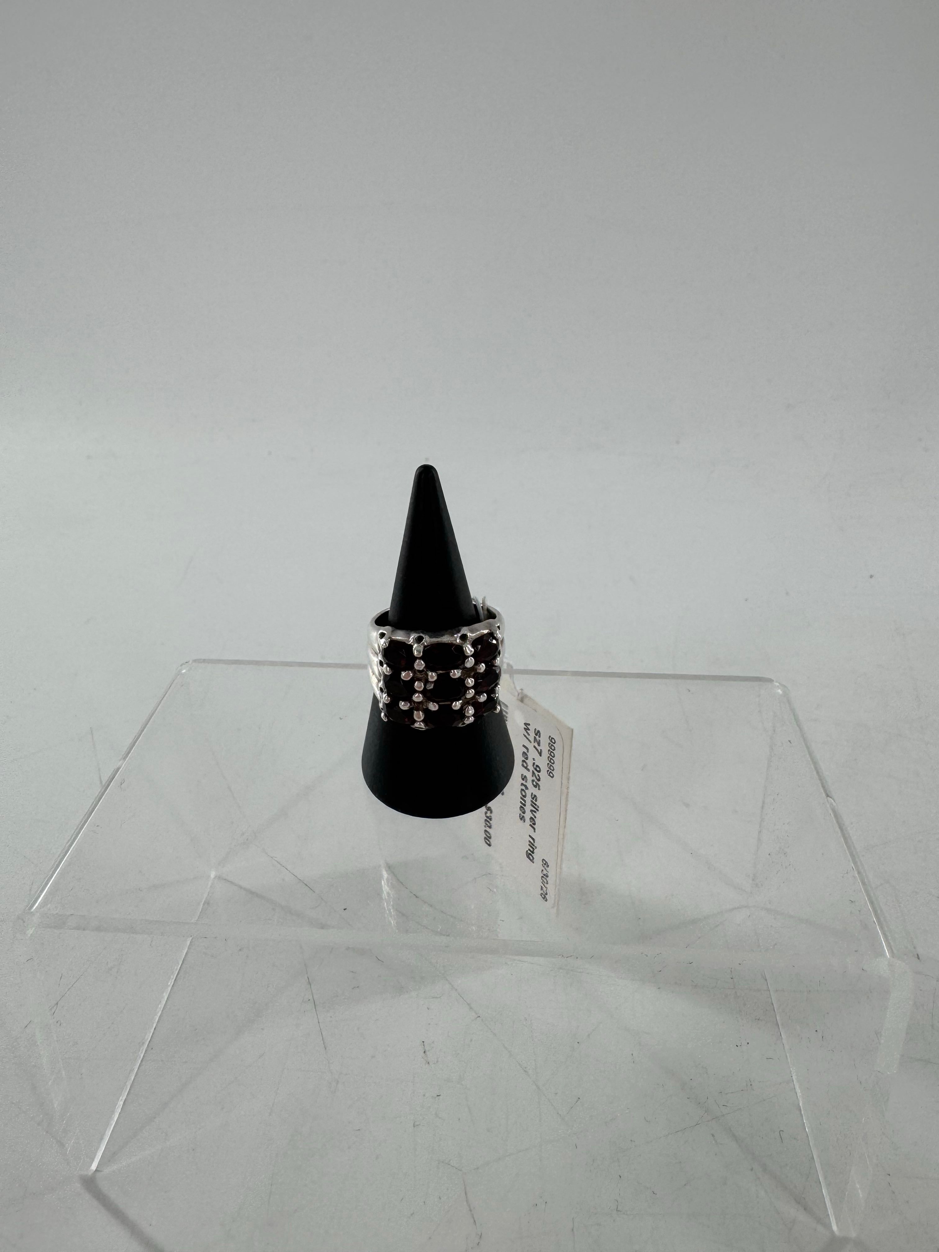 sz7 .925 silver ring w/ red stones