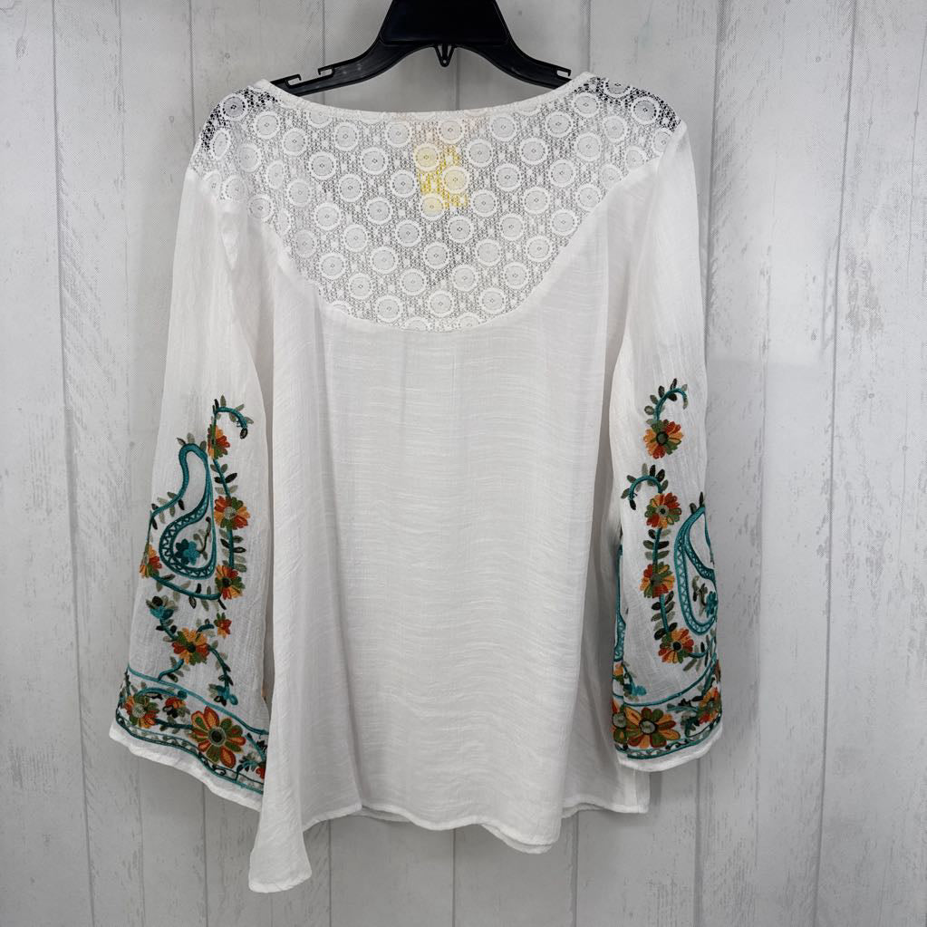 XL embroidered v-neck flutter slv top