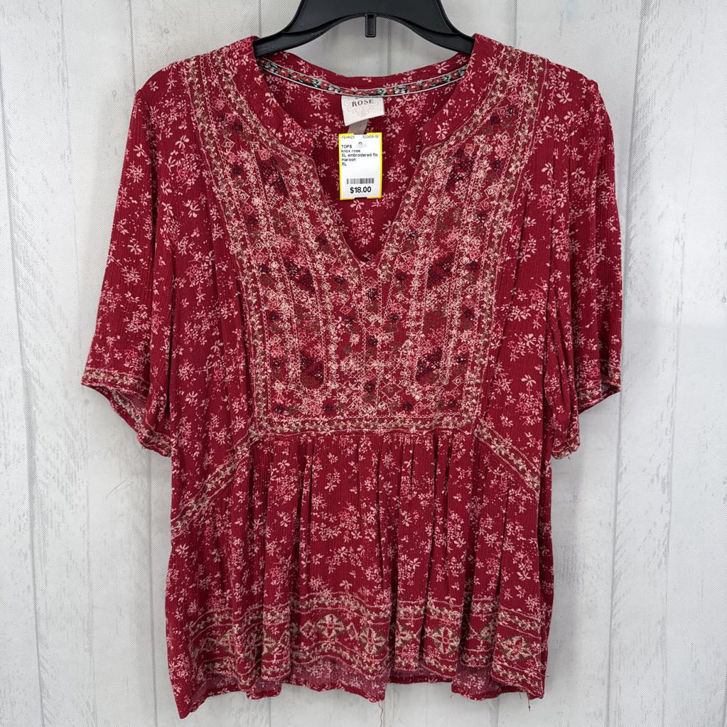 XL embroidered flo print split neck s/s top