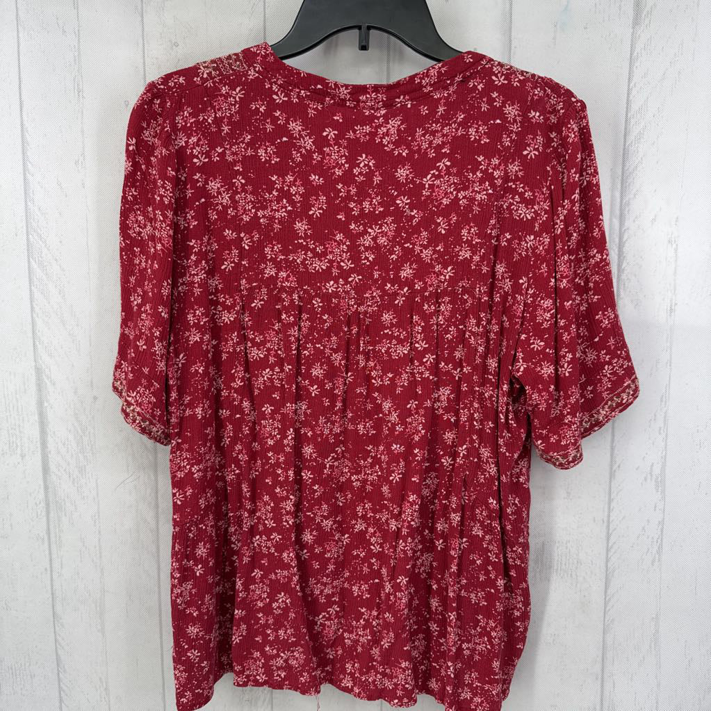 XL embroidered flo print split neck s/s top