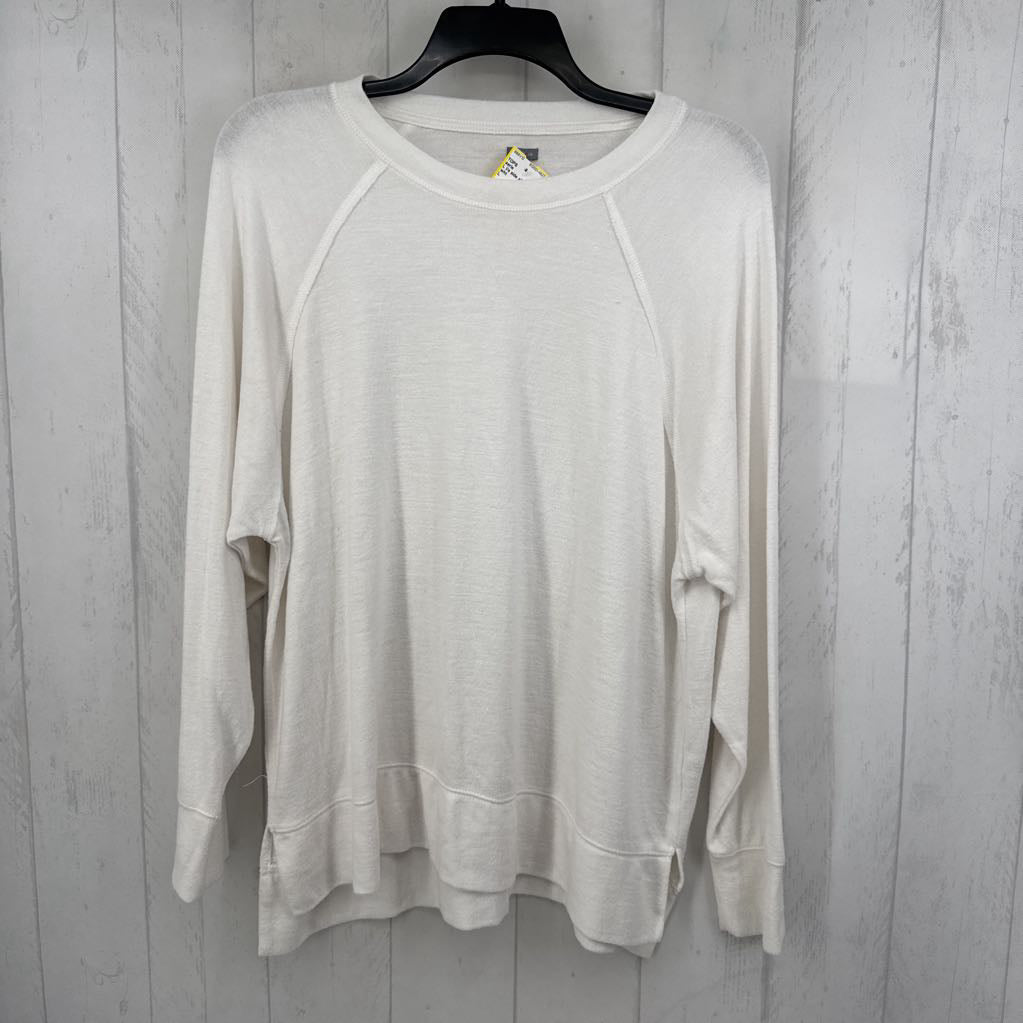 L l/s side slit crwe neck top