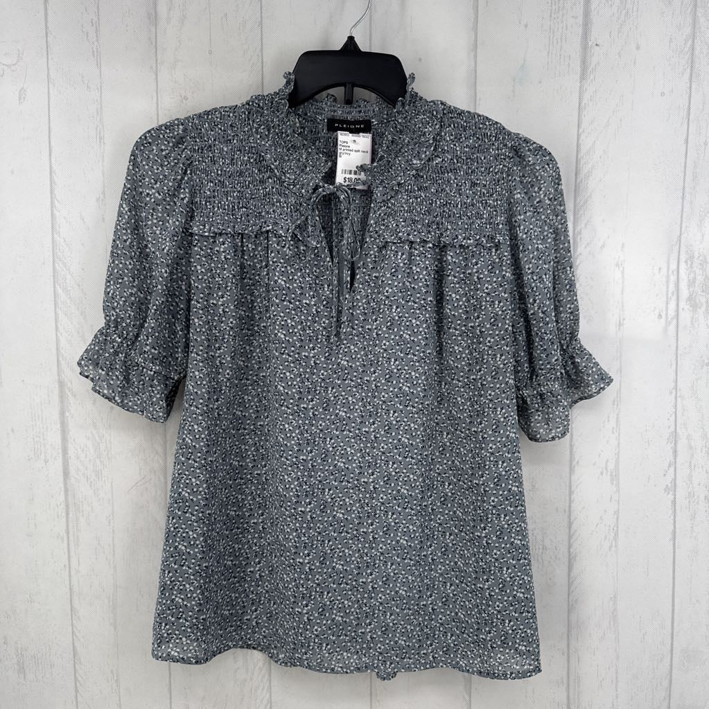 M printed split neck s/s top