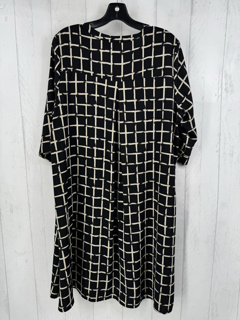 XL checkered split neck elbow slv dress
