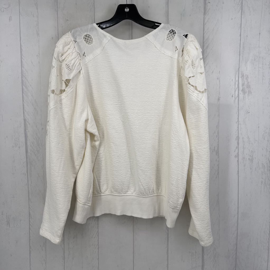 R90 L flo embroidered l/s top