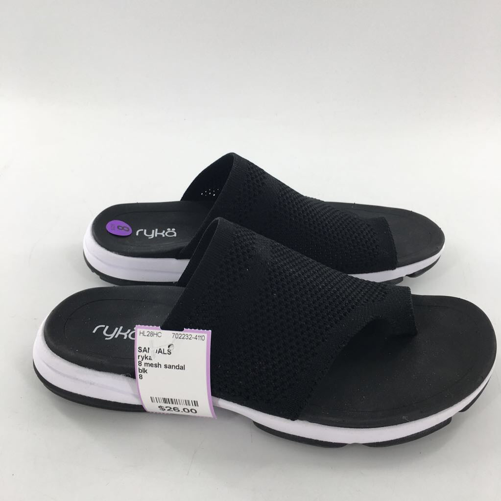 8 mesh sandal