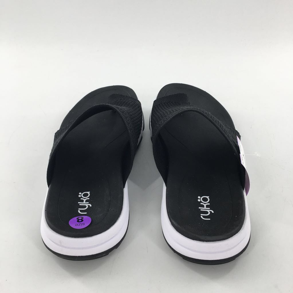8 mesh sandal
